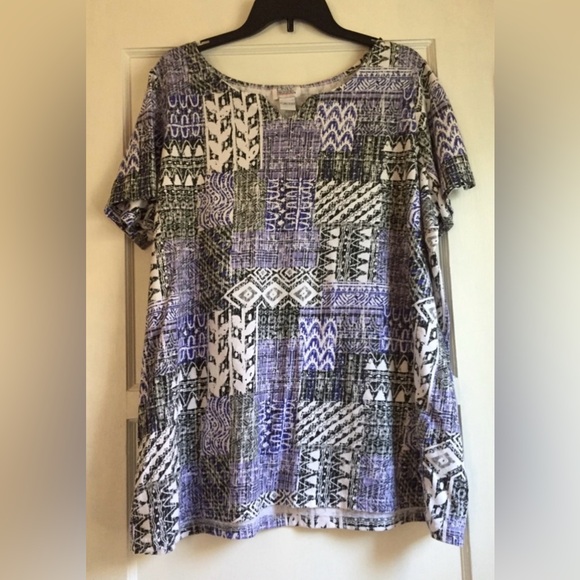 🐬 CLEARANCE ITEM : Only Necessities Multicolored Short Sleeved Tee 1X - Picture 1 of 8